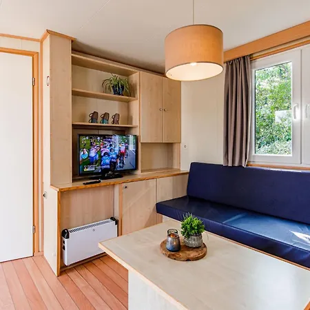 In Leukermeer By The Waterside شاليه *