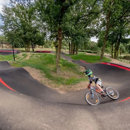 In Leukermeer By The Waterside شاليه ليمبورخ