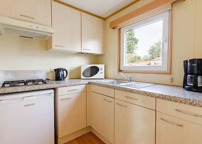 In Leukermeer By The Waterside * Well (Limburg)