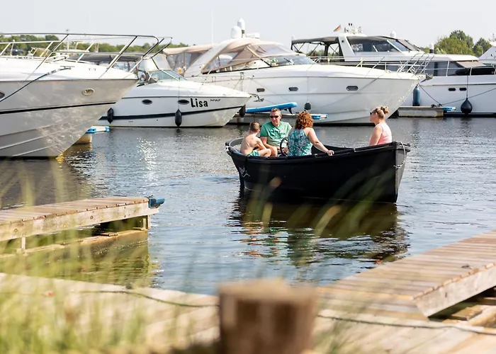 בקתה In Leukermeer By The Waterside